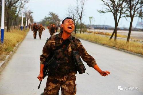 兵哥吃大瓜视频,揭秘军营里的那些趣事