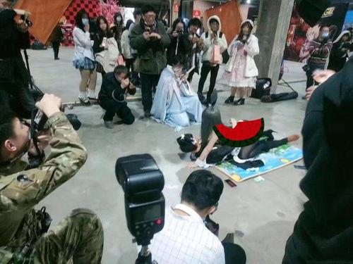 漫展事件吃瓜,一场吃瓜群众的狂欢盛宴