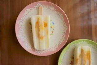 宝宝吃白兰瓜雪糕