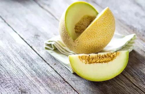 白兔吃哈密瓜,一场甜蜜的味蕾之旅